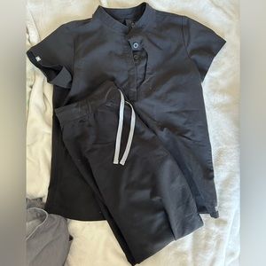 Figs size small top and size medium pants
